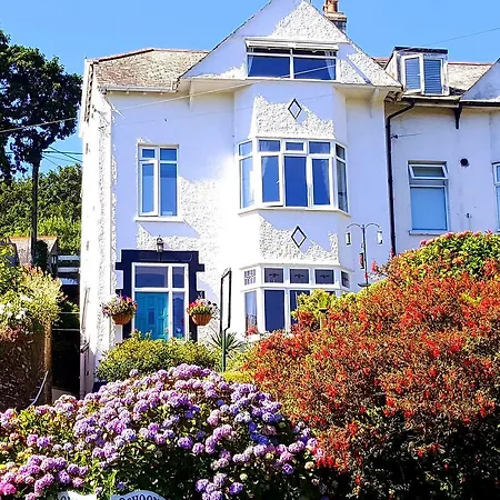 Schooner Point Bed and breakfast 4*