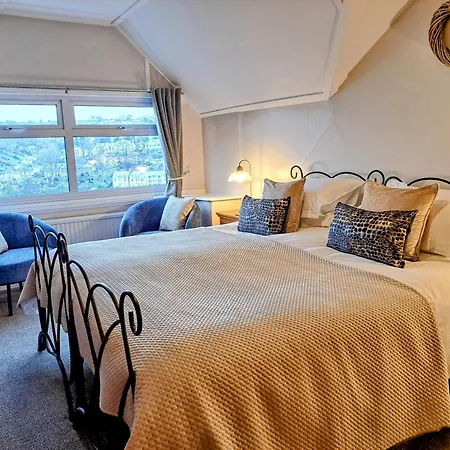 Schooner Point Bed & Breakfast Looe